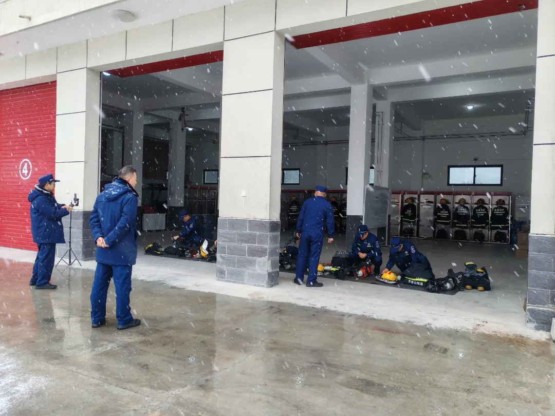 正在上传... 1f0f3b7d40cb3ccfdf435dcf44b6ec95.png