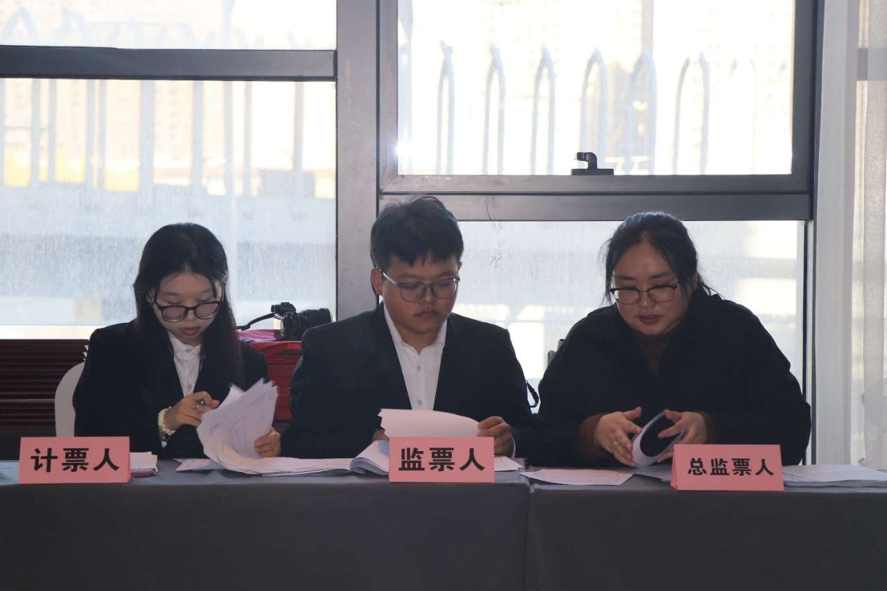 正在上传... f7b7bd004389686215b1b504ad8464b4.jpg