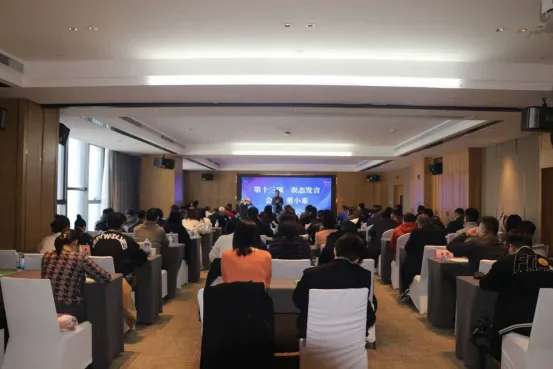 正在上传... fdf8d3e9a0e49552710d7afb1be96a95.jpg