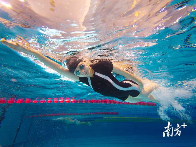2024年11月1日，杨晓婷在广西进行游泳训练。