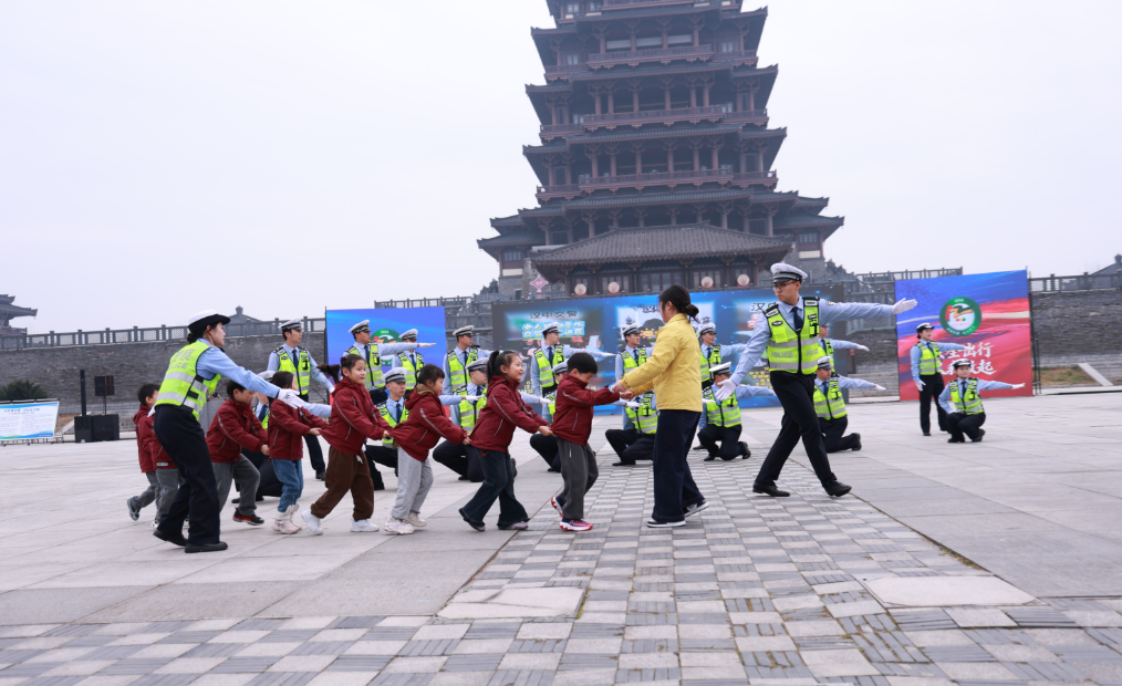 正在上传... ec2688d0ec898c1ba45a4bff201ff1e0.png