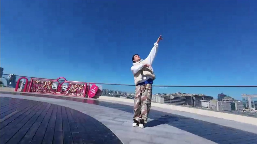 探班2026丝路春晚：SHarK在西安中轴线唱响丝路新说唱