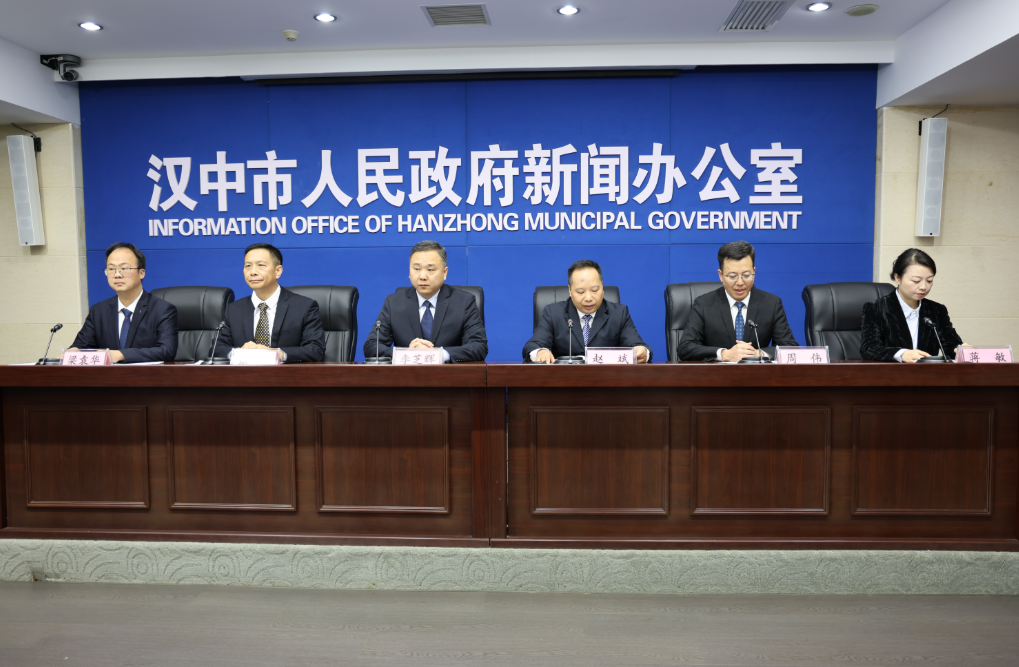 正在上传... 925332df3258454843262db09d82ed5c.png