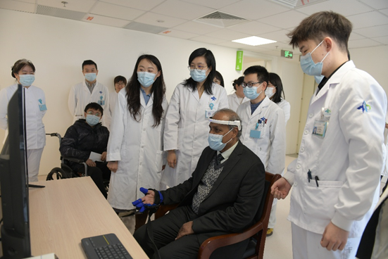 正在上传... 8429246743f2bbee5ecc39fe19504af6.png