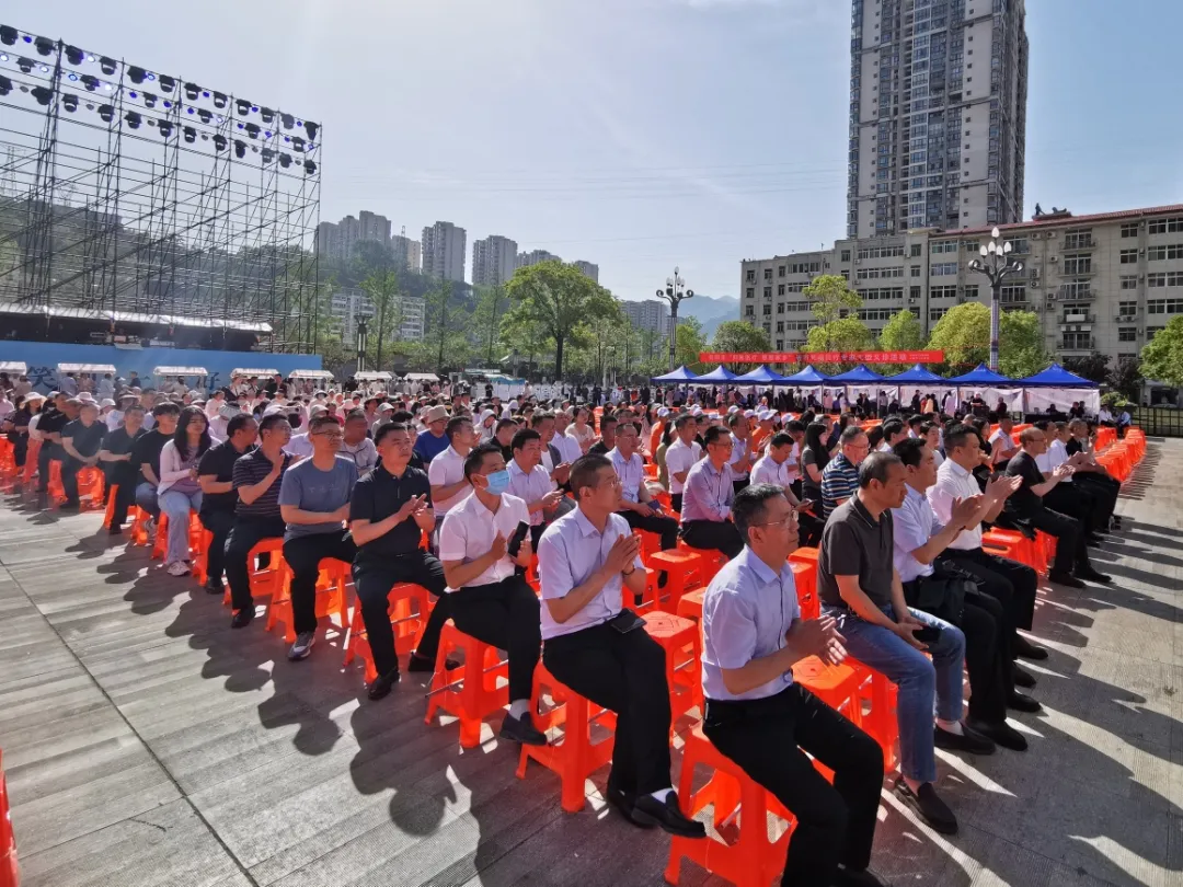 正在上传... e020844e022a6ef17d725f0c9b44802c.png