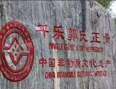 正在上传... f3c6a83b27e2134d5ad635fd4f8c120c.png