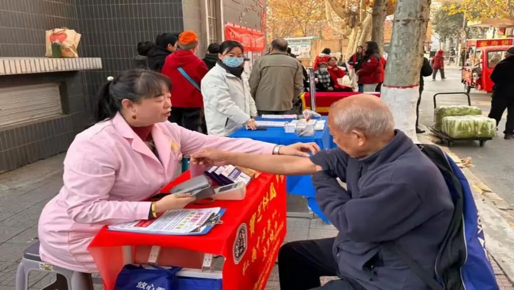 正在上传... 0c24d31dcc6c41be3a1338d68647373e.jpg