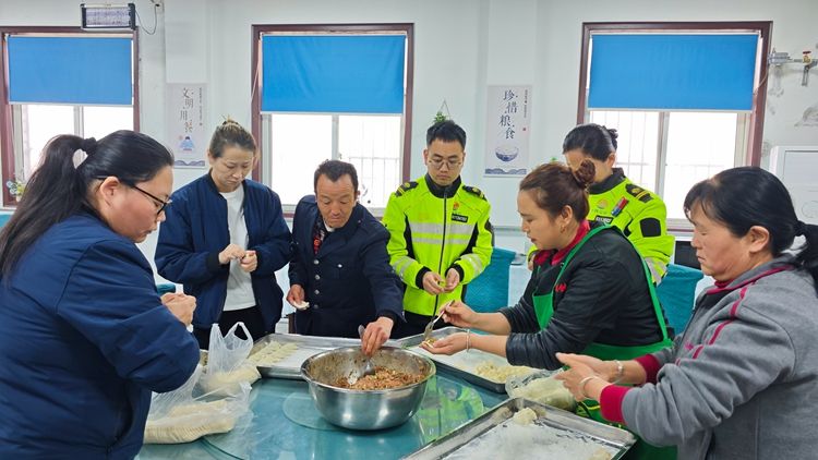 正在上传... 6c8816d0409d34918499fe74c514275b.jpeg