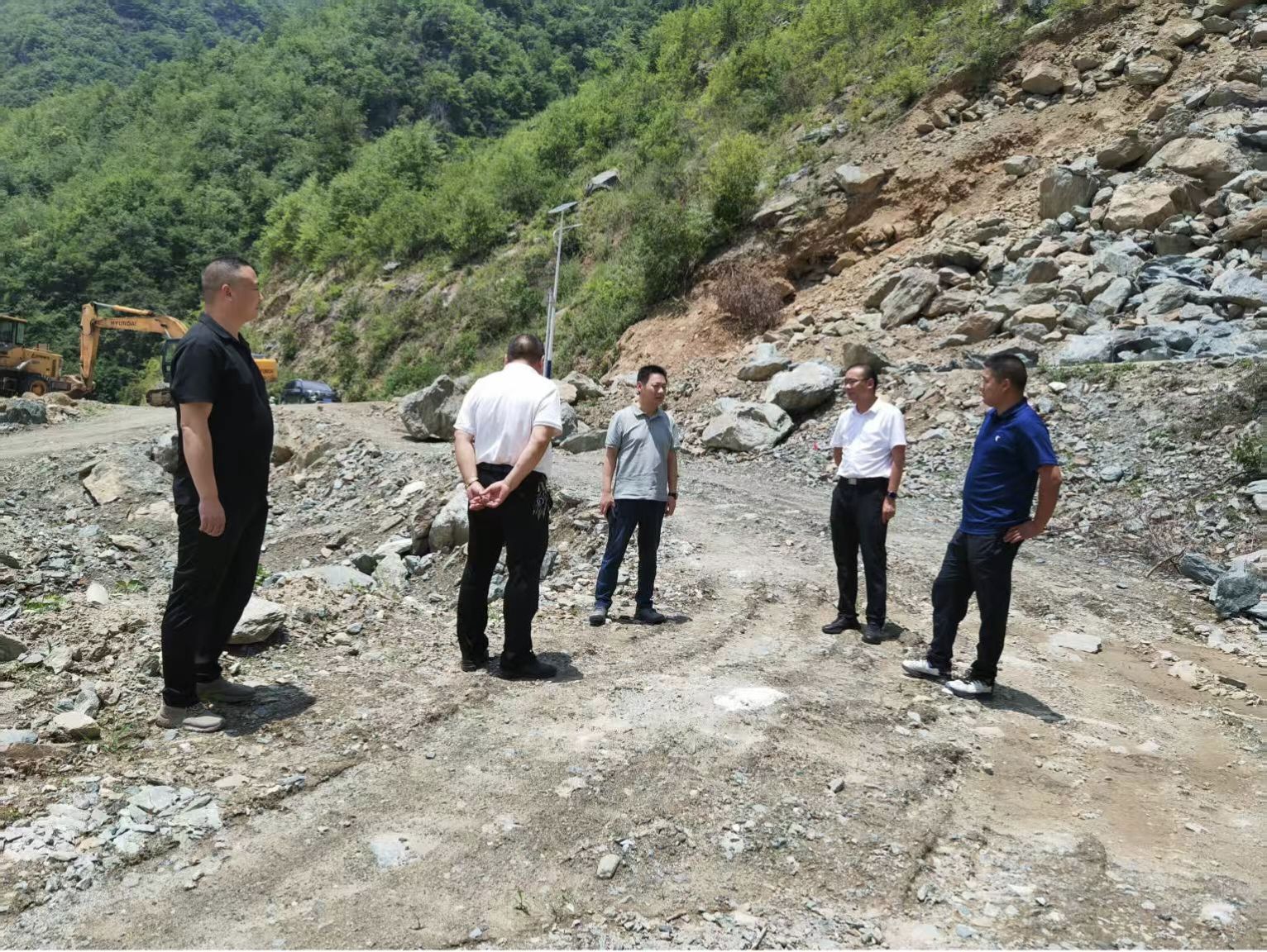 正在上传... 687bd29ad48ec57693f2ba4f04dc61f9.jpeg