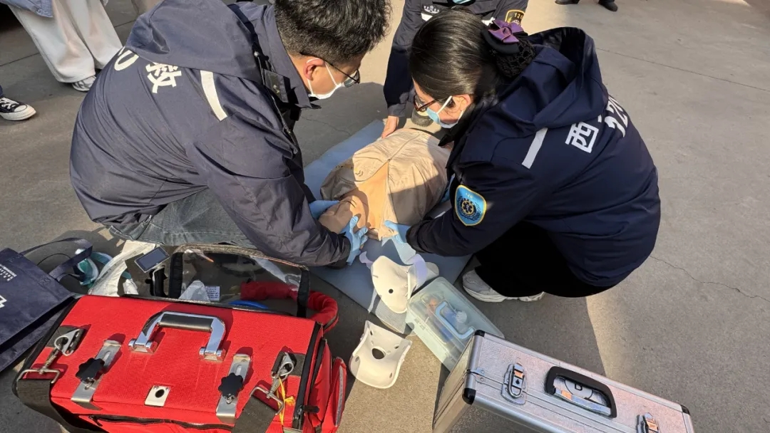 正在上传... 399808d54a33d89a9201be60a4f67926.png