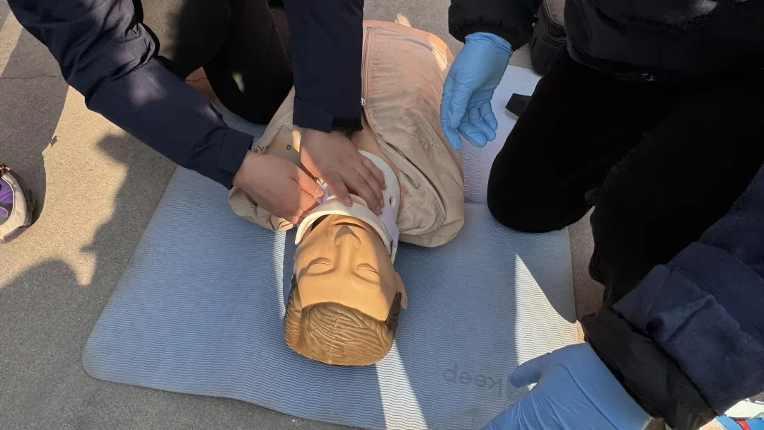 正在上传... 3bbcff0bfcb71409c9c6aedec65e8f55.png