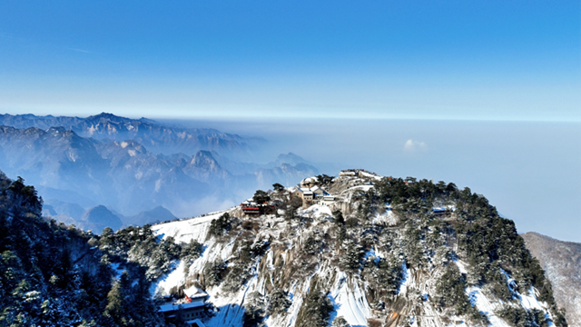 高清组图｜西岳华山银装素裹 冰雪画卷引客来