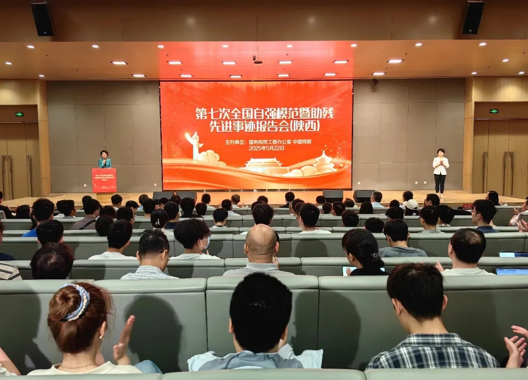 正在上传... d6ea655cbb1ca3cefa7737fa2972760c.png