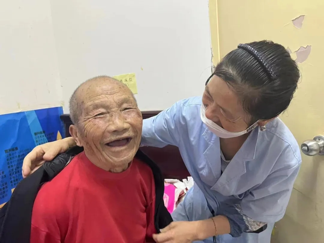 正在上传... 5407d151b94510363f6e33d0ffe4057a.png