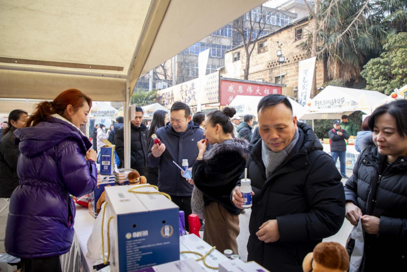 正在上传... d74a7abf2eb680e0a8b20dc389b153ef.gif