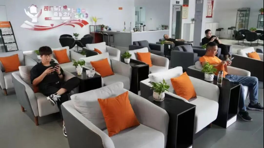 正在上传... 2f92b6d20710858576c10357f94a8c1c.png