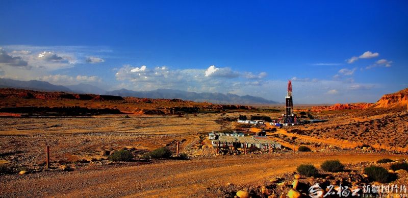 天山观察丨塔里木油田钻出250座“地下珠峰”(图2)