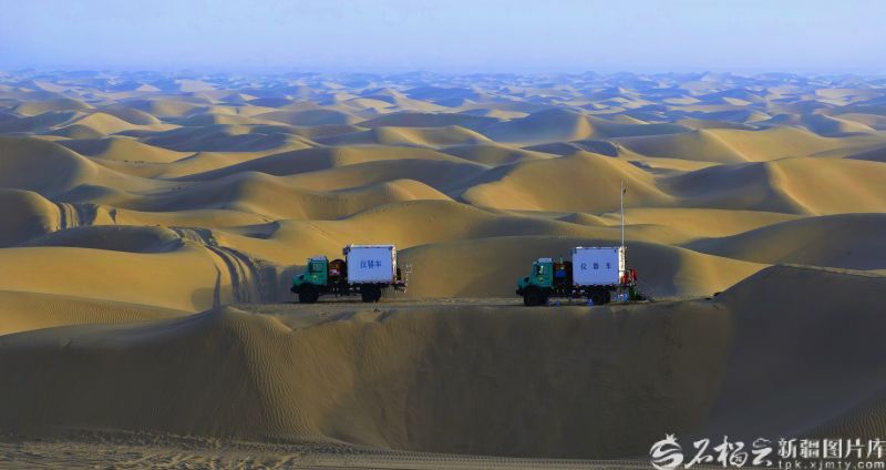 天山观察丨塔里木油田钻出250座“地下珠峰”(图1)