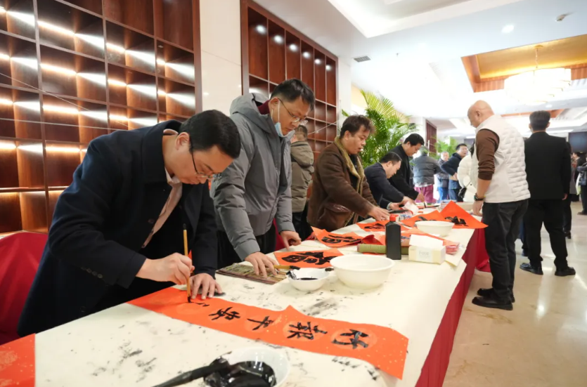 正在上传... aa0ba8f195a1f19fcf5d6ab3ba85b8a0.png