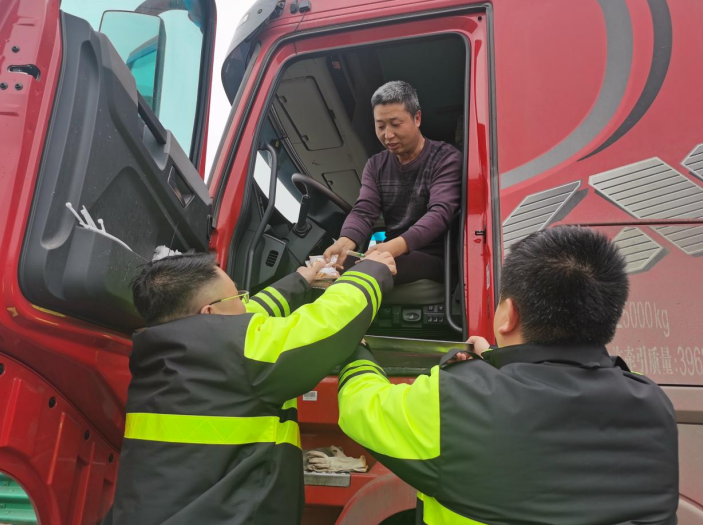 正在上传... be7898779915ef36dc6cbdc87688cb10.png