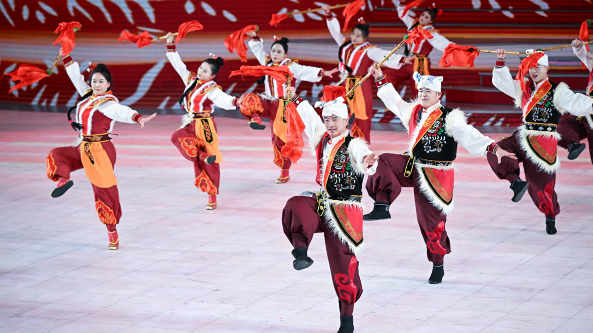 组图｜陕西省第一届冬运会开幕　冰雪激情点亮榆林夜空
