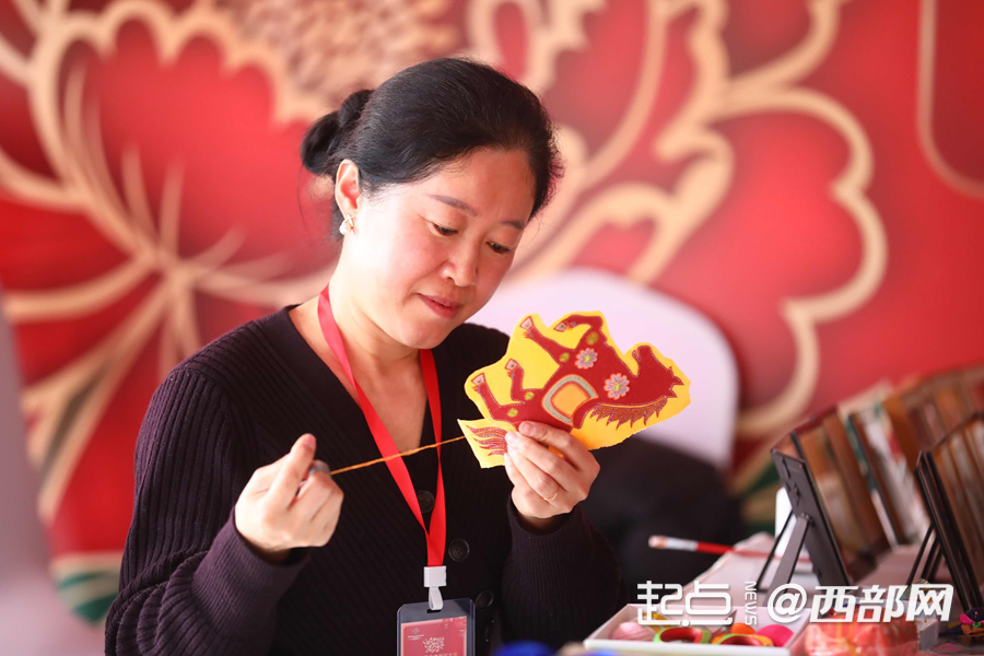 正在上传... a082703bbfcf618a135b862c019a467d.png