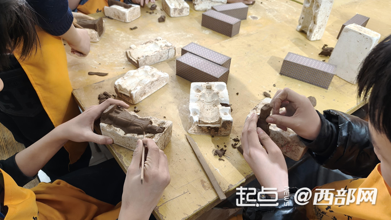 正在上传... 321c7806ef3b2a1185f4001fe7c2a54a.png