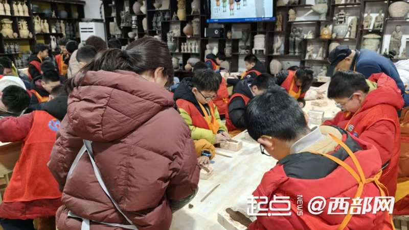 正在上传... 3e325f3d75afe1bc54119fa40ea282a8.png