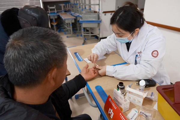 新春走基层丨年味里的青春：“护苗”成长 “助农”增收