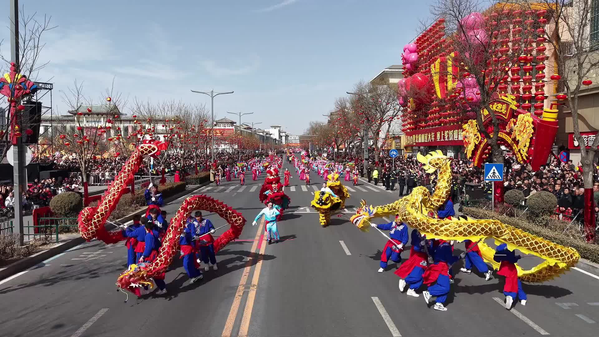 2026“陕北榆林过大年”秧歌展演在榆林古城火热开扭