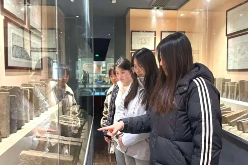 正在上传... daac4bd3bbd6fb17aa872584bf273b49.png