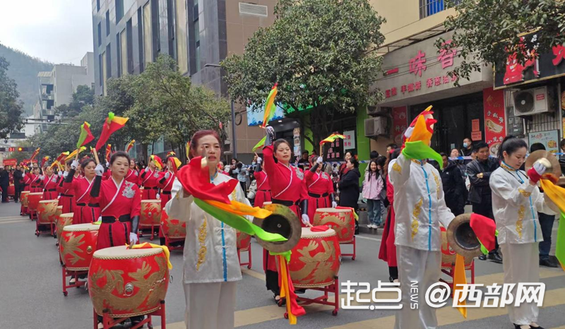 正在上传... 008f7a9122f08ffd56ed12a41df6ff70.png