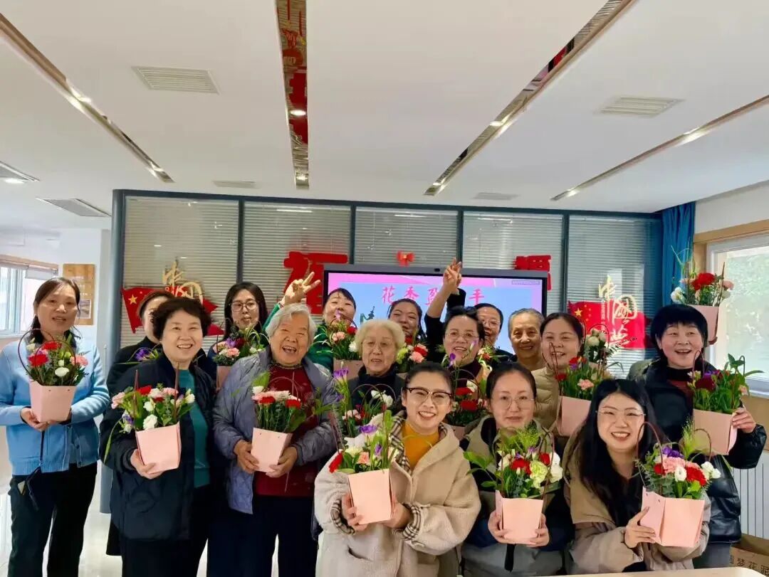 西安市雁塔区：情暖妇女节 巾帼绽芳华