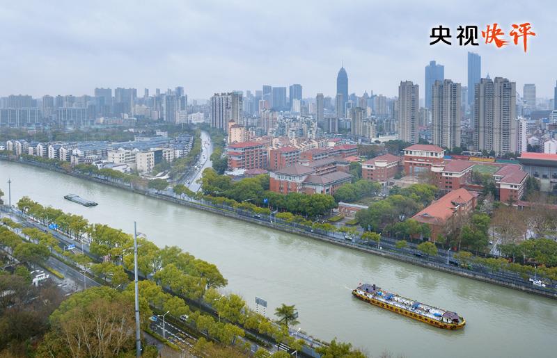 央视快评丨在研究新情况解决新问题上下功夫出经验