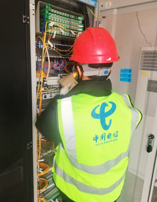 正在上传... edfb75124c734eb02be555587ab38048.png