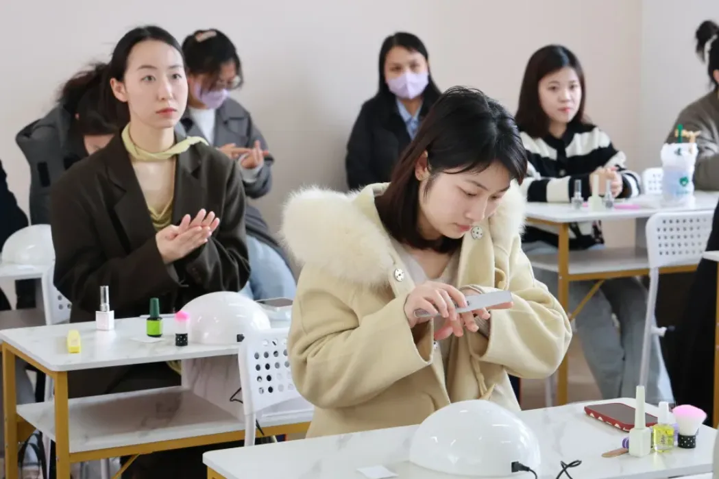 正在上传... 037a03ae92c56866fab89bc65f82af59.png