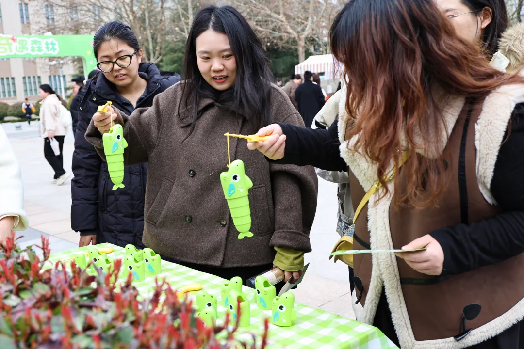 正在上传... 263d01f866d4237baf162f148b797ba4.png