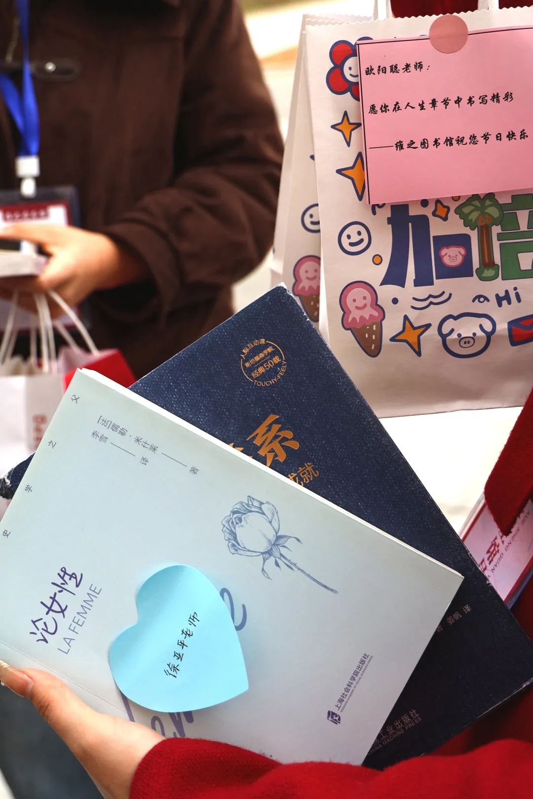 正在上传... 43c503a8c0d54a651a42236bd935524f.png