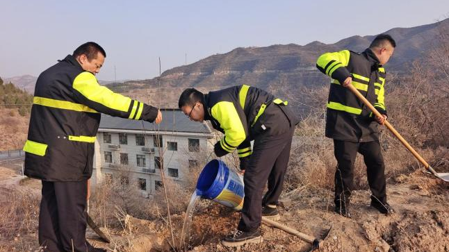 陕西交控宜富分公司：植绿护河守初心 绘就生态新画卷