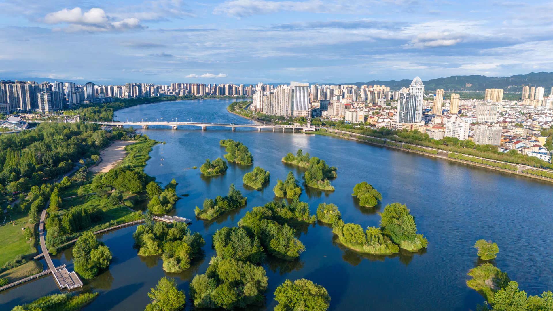 正在上传... 962939ba293d342331c9e20f2c4b1a4d.jpeg