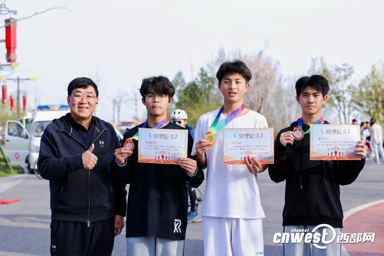 正在上传... 14d692faaa5ce71856c4892a7fbc3c87.png