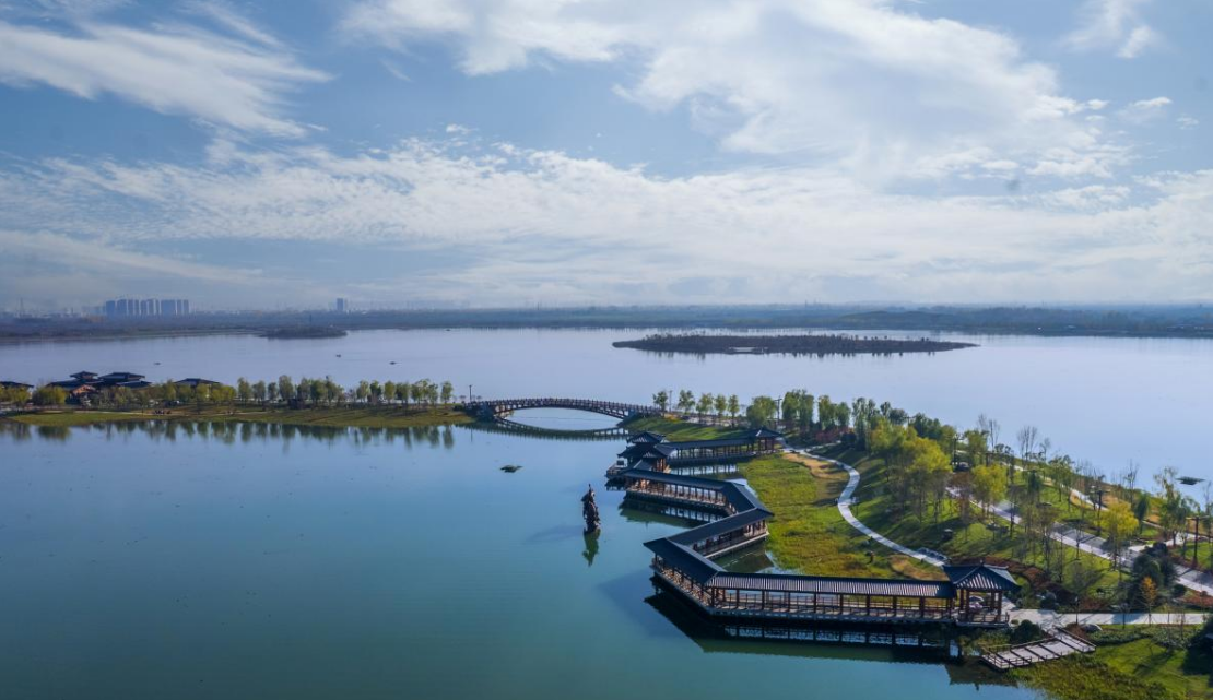 春天里的陕西｜昆明池畔少年迎春跑