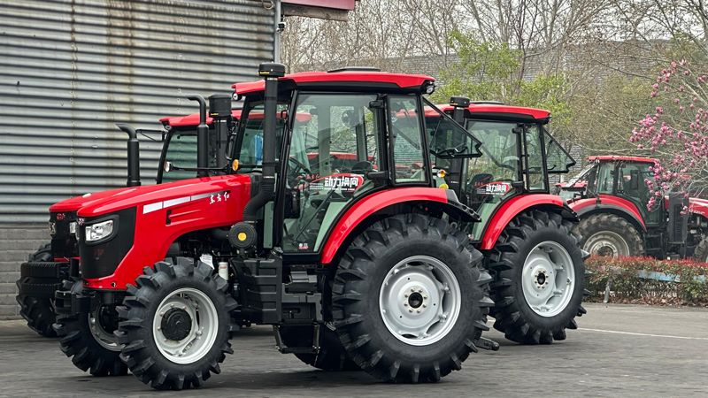 东方红动力转向拖拉机。人民网记者 王绍绍摄