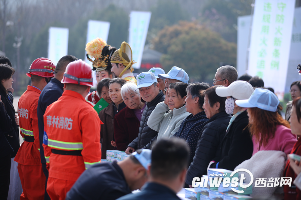 正在上传... cbbdb77b2c6ab3108453b63617b56b3b.png