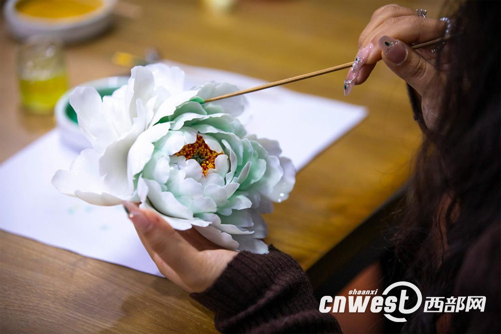 正在上传... d355b90593016d4b995af9abee99c2e1.png