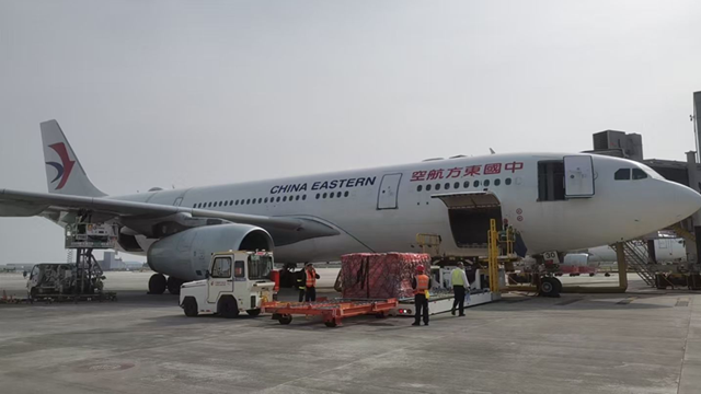 部分货品“当日达” 新航季东航物流让更多“陕西造”“三秦味”飞向全球