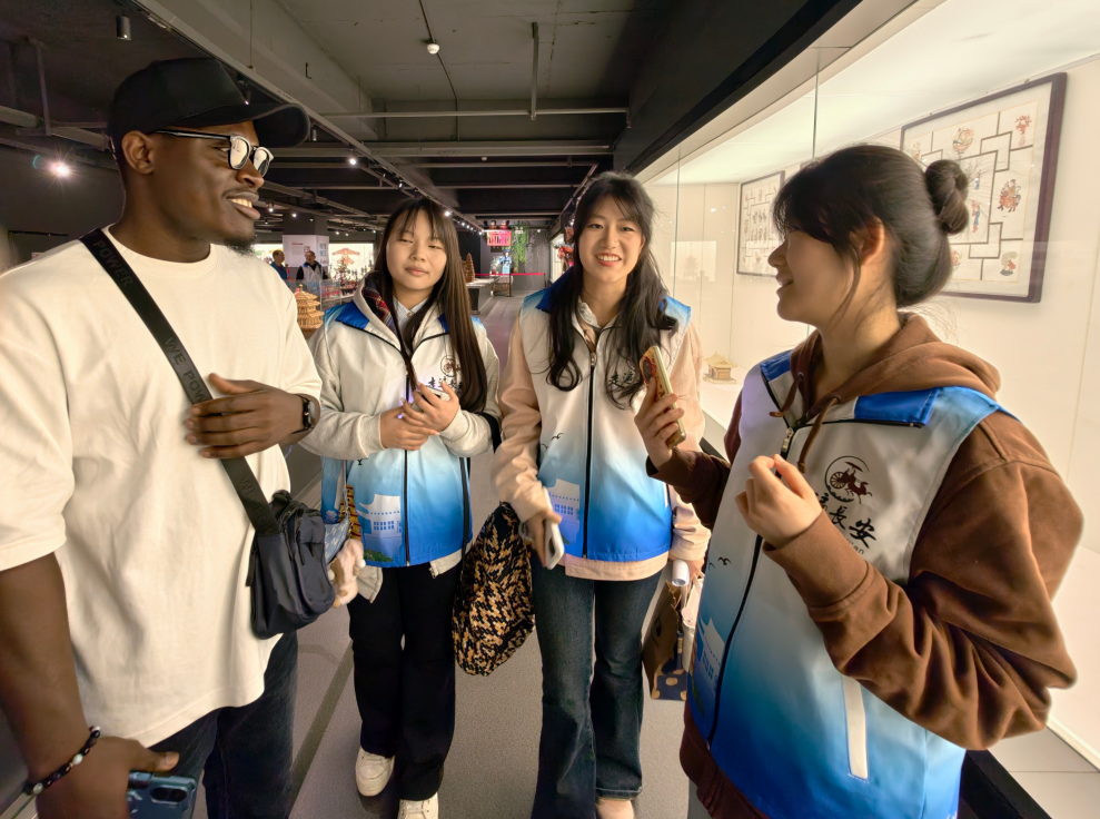 正在上传... 9011de0fd88776f607c5cffc2c826e60.png