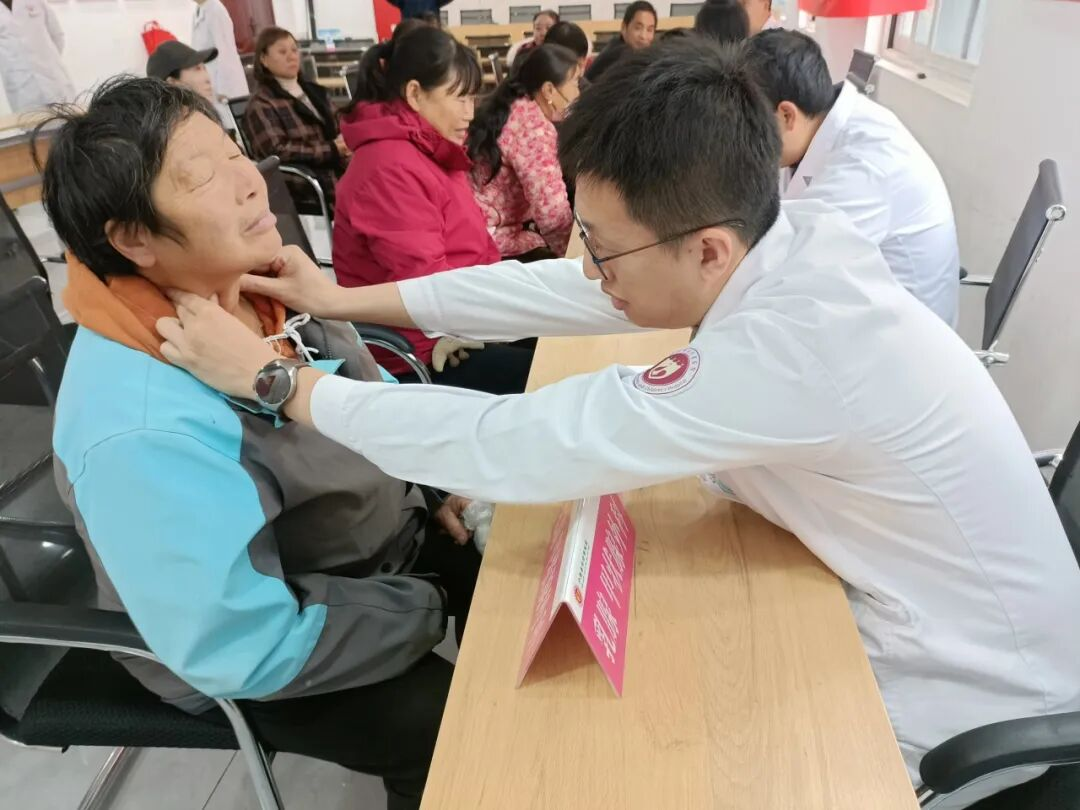 正在上传... 5fbea543124393935475d6ee8ddf844f.png