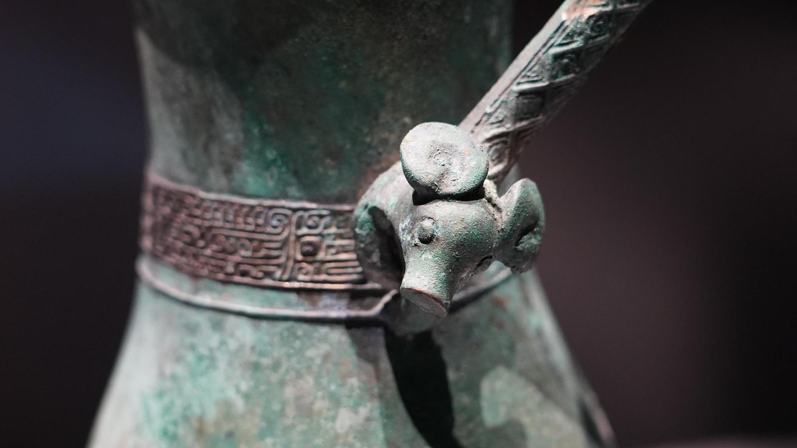 镇馆之宝｜父乙卣：青铜至宝 器以藏礼