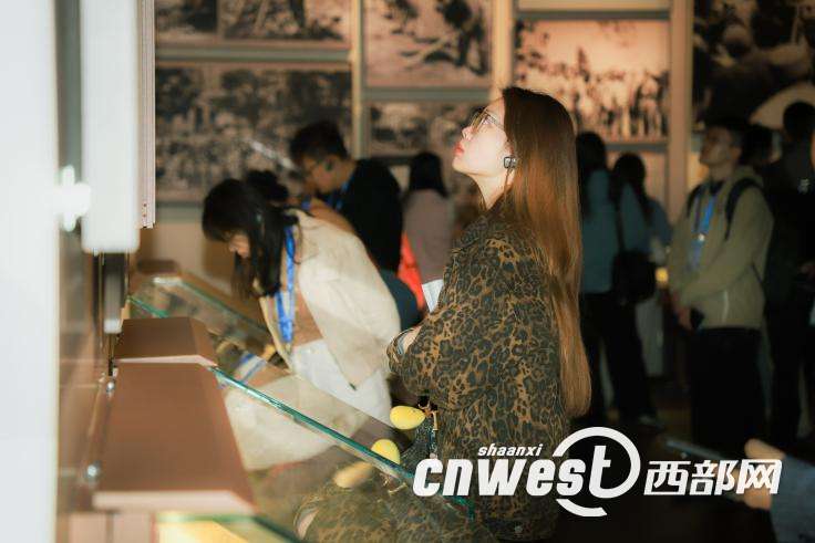 正在上传... c677bd96bbe1b3845d4993b01a664084.png